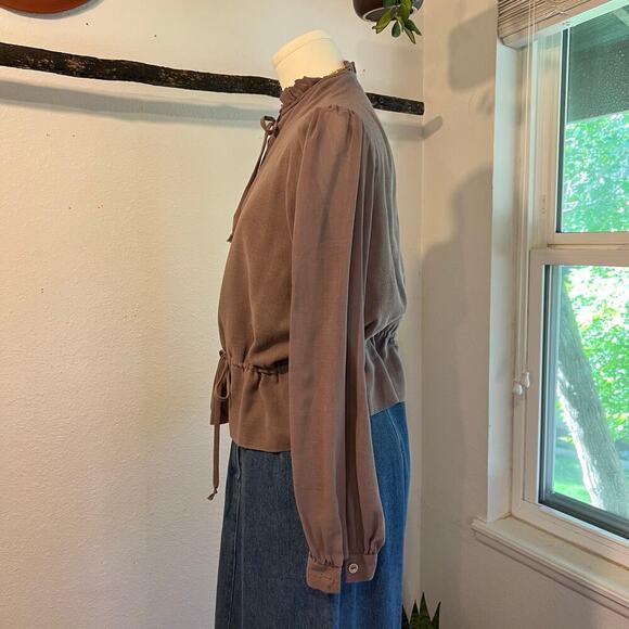 Vintage Lavender Purple Soft Lightweight Bow Tie Blouse Size Medium - Picture 5 of 12